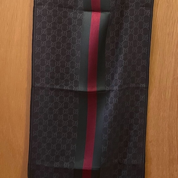 ***SOLD**Gucci 147351 Dark Grey GG  Red Green Stripe Wool Scarf Muffler - Picture 7 of 11